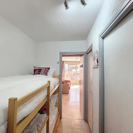 4 Pers Avec Balcon Sud Proche Commerces Et Pistes - Fr-1-275-177